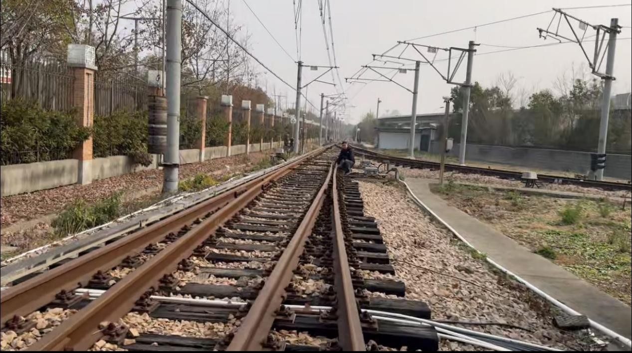 013c779e90204ce2c5dd381a80f93679